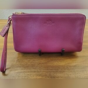 COACH CLUTCH IN PERFECT CONDITION!